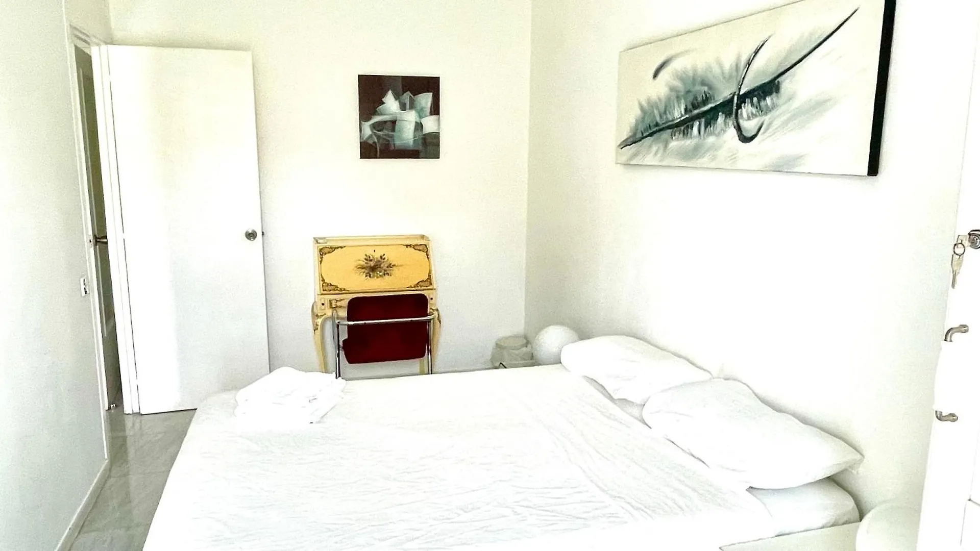 Enric Granados 17 Apartment Barcelona